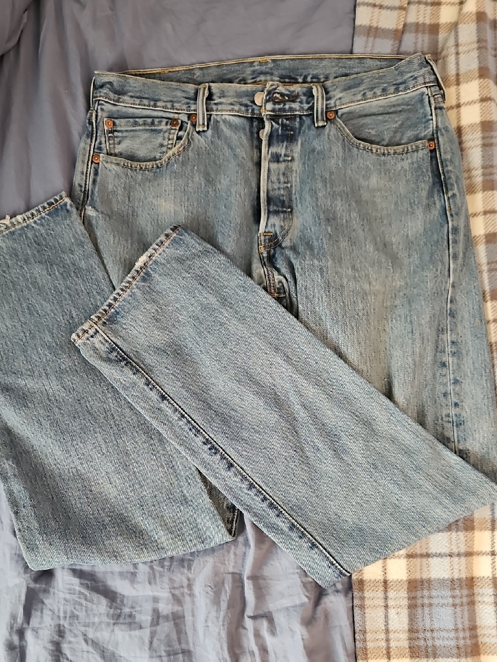 Levis 501 32×32  Button Fly Pre Owned